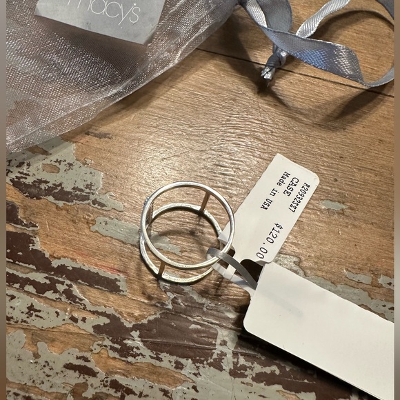 NWT- 925 Sterling silver ring Sz 7 with CZ accents. So dang cute & dainty!! - Picture 6 of 6